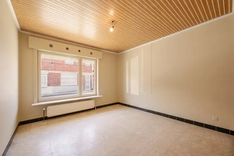 Alleenstaande gelijkvloerse woning met tuin, 3 slaapkamers en inpandige garage centrum wakken TE KOOP foto 13
