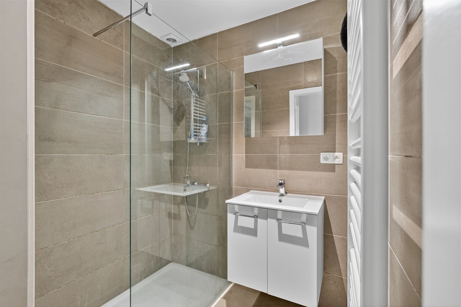 RUGZIJDE ZEEDIJK / GERENOVEERD foto 16