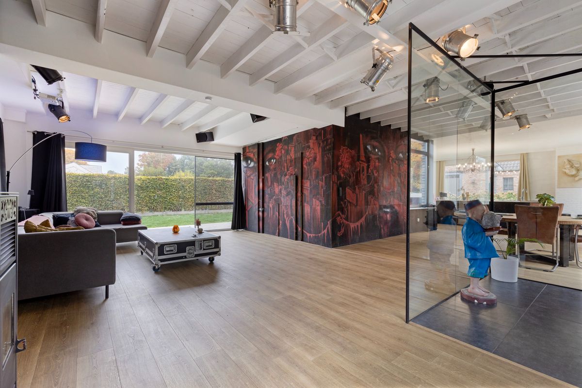 Vrijstaande loftwoning op een perceel van 620 m², 3 slaapkamers en een bijgebouw/schuur foto 6