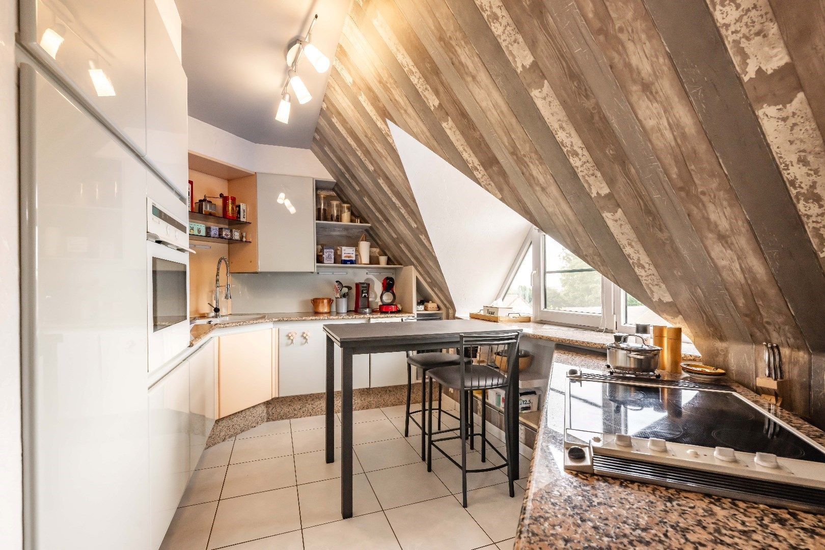 RUIM APPARTEMENT (112 m²) MET TERRAS (46 m²) EN GARAGE  foto 6