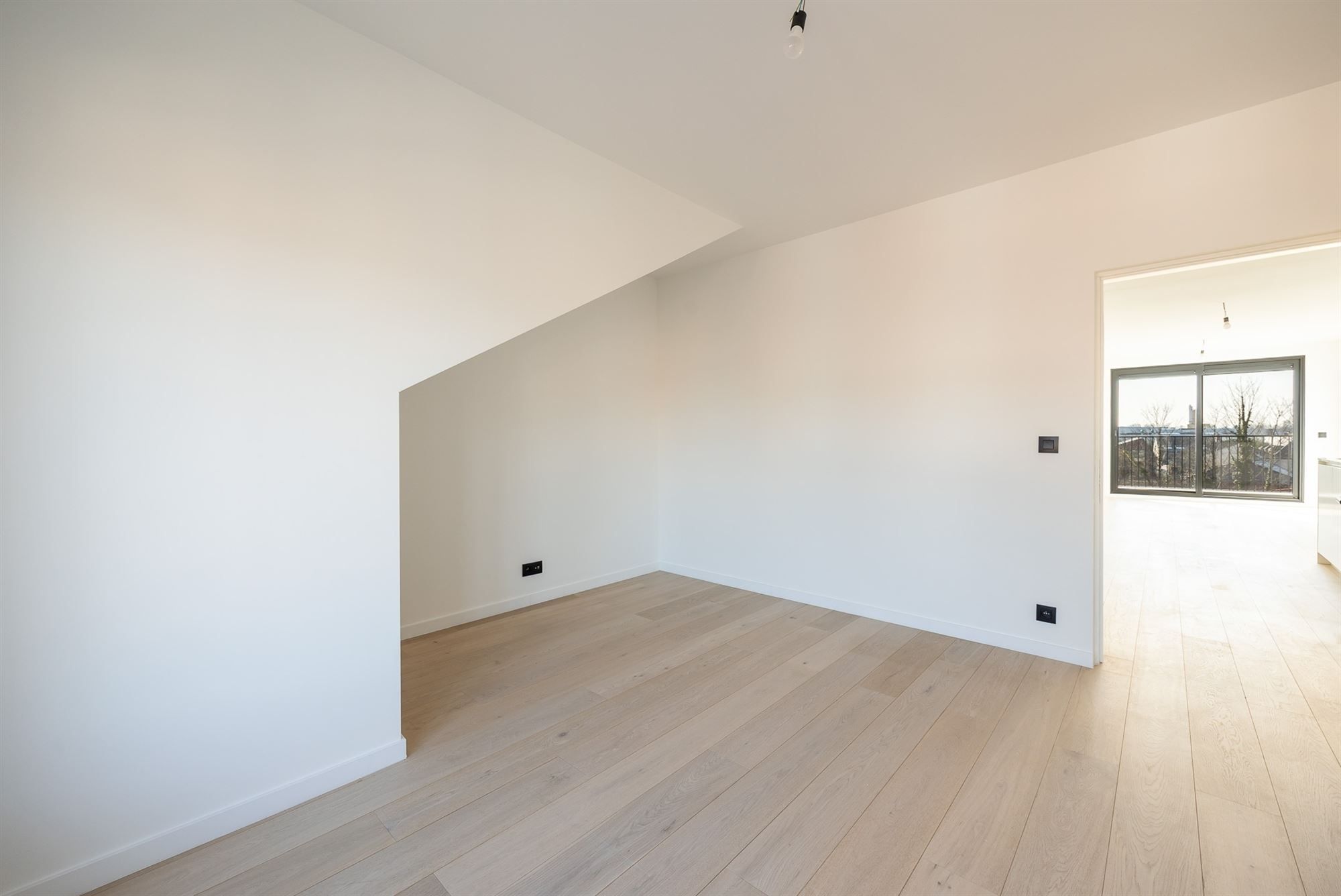 Appartement met twee slaapkamers en terras foto 9