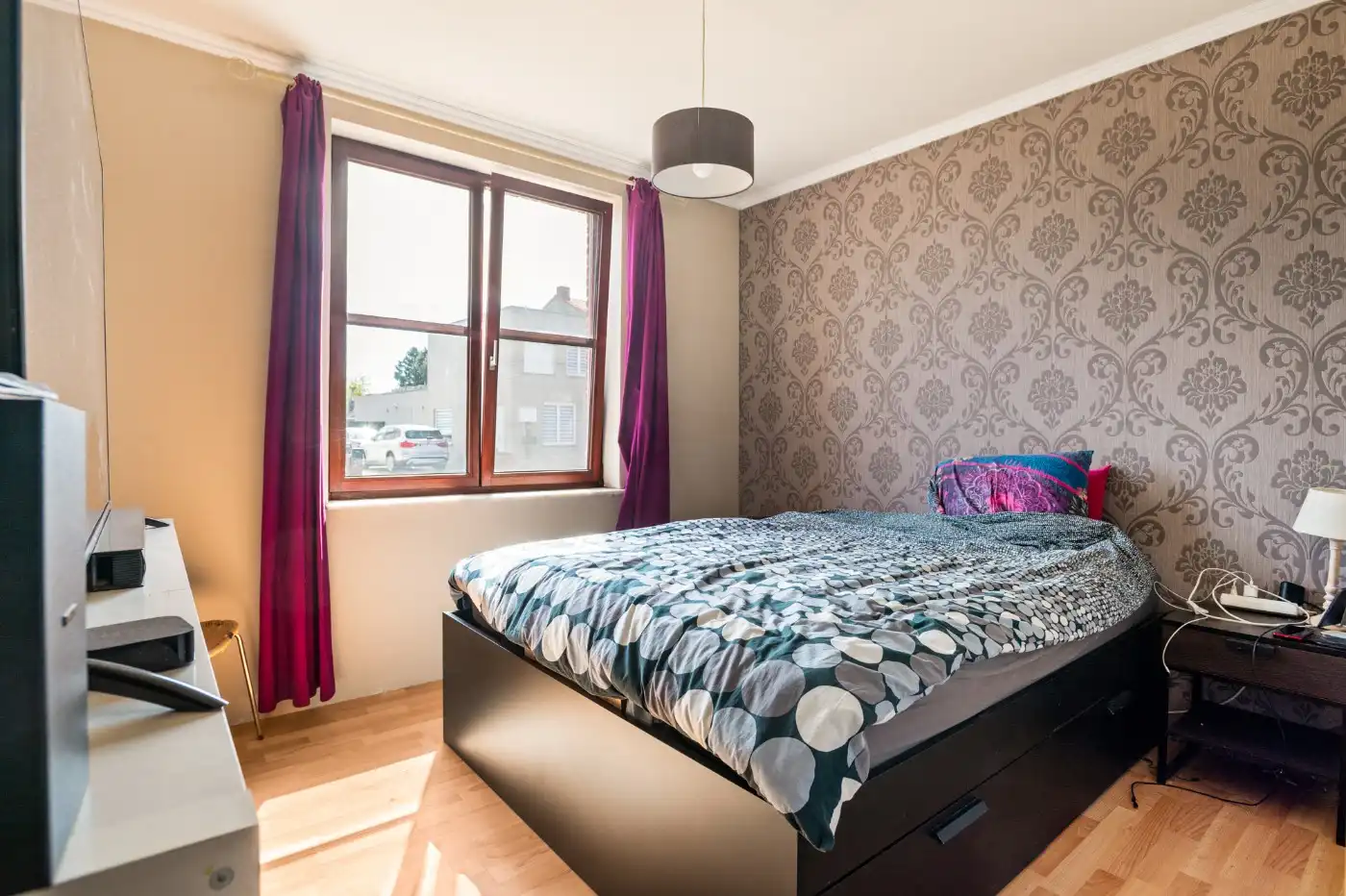 Charmante, te renoveren woning met ruime groene tuin foto 16