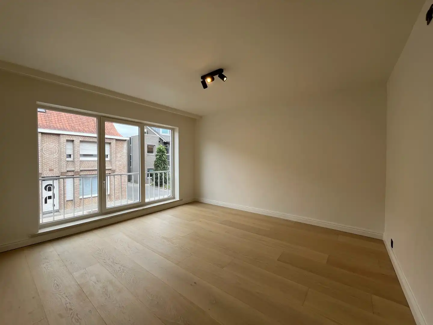 Moorsele - Instapklare woning met parking achteraan foto 10