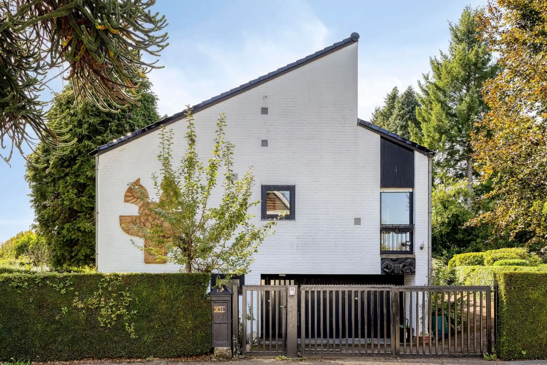 Ruime villa te moderniseren op rustige locatie foto 2