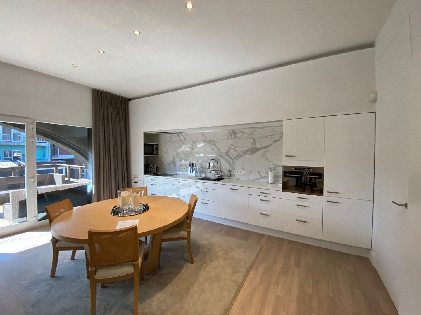 Multifunctioneel pand nabij centrum Aalst met luxe-appartement foto 3