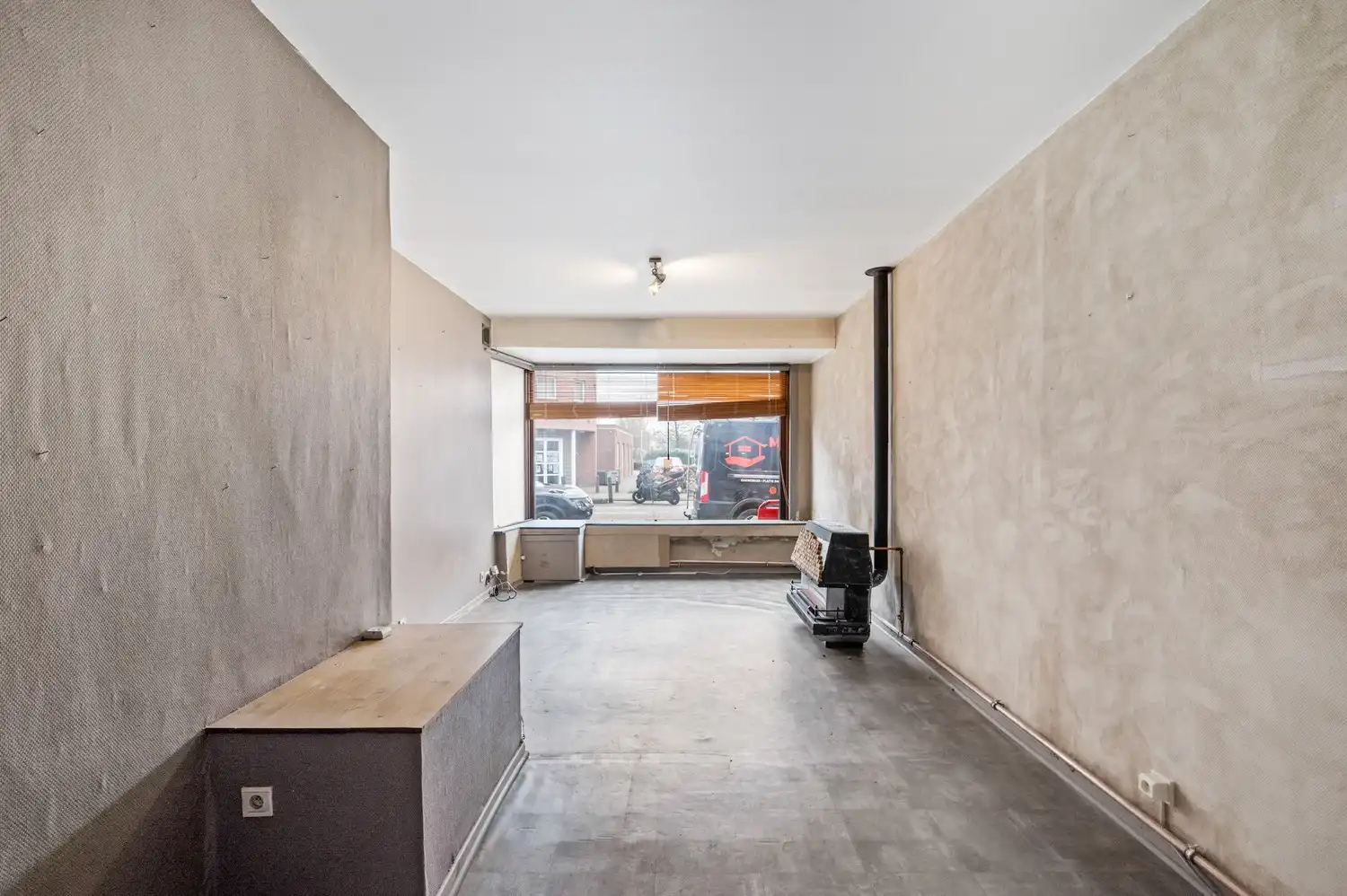 Te renoveren woning met tuin en garage in centrum Wijnegem! foto 2