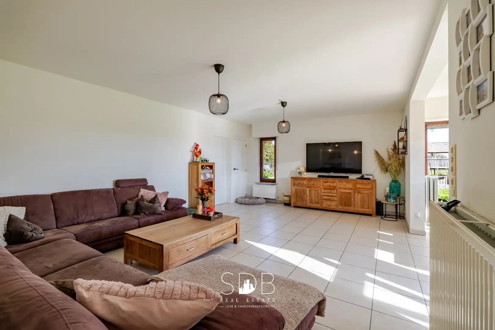 Hedendaagse woning met hippische accommodatie op 17.782m² foto 5