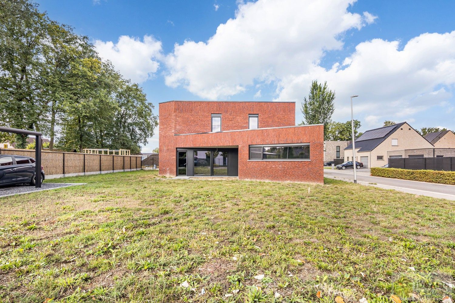PRACHTIGE NIEUWBOUWWONING MET EEN HEERLIJK LICHTRIJKE WOONKAMER MET OPEN KEUKEN, RUIME BERGING, BUREEL, 3 SLAAPKAMERS, RUIME DRESSING EN RUIME BADKAMER VOORZIEN VAN ALLE COMFORT! EEN HEERLIJK RUIM HUIS MET EEN NAAR WENS AAN TE LEGGEN TUIN, OP EEN GEGEERDE LOCATIE NABIJ HET CENTRUM VAN PEER! foto 41