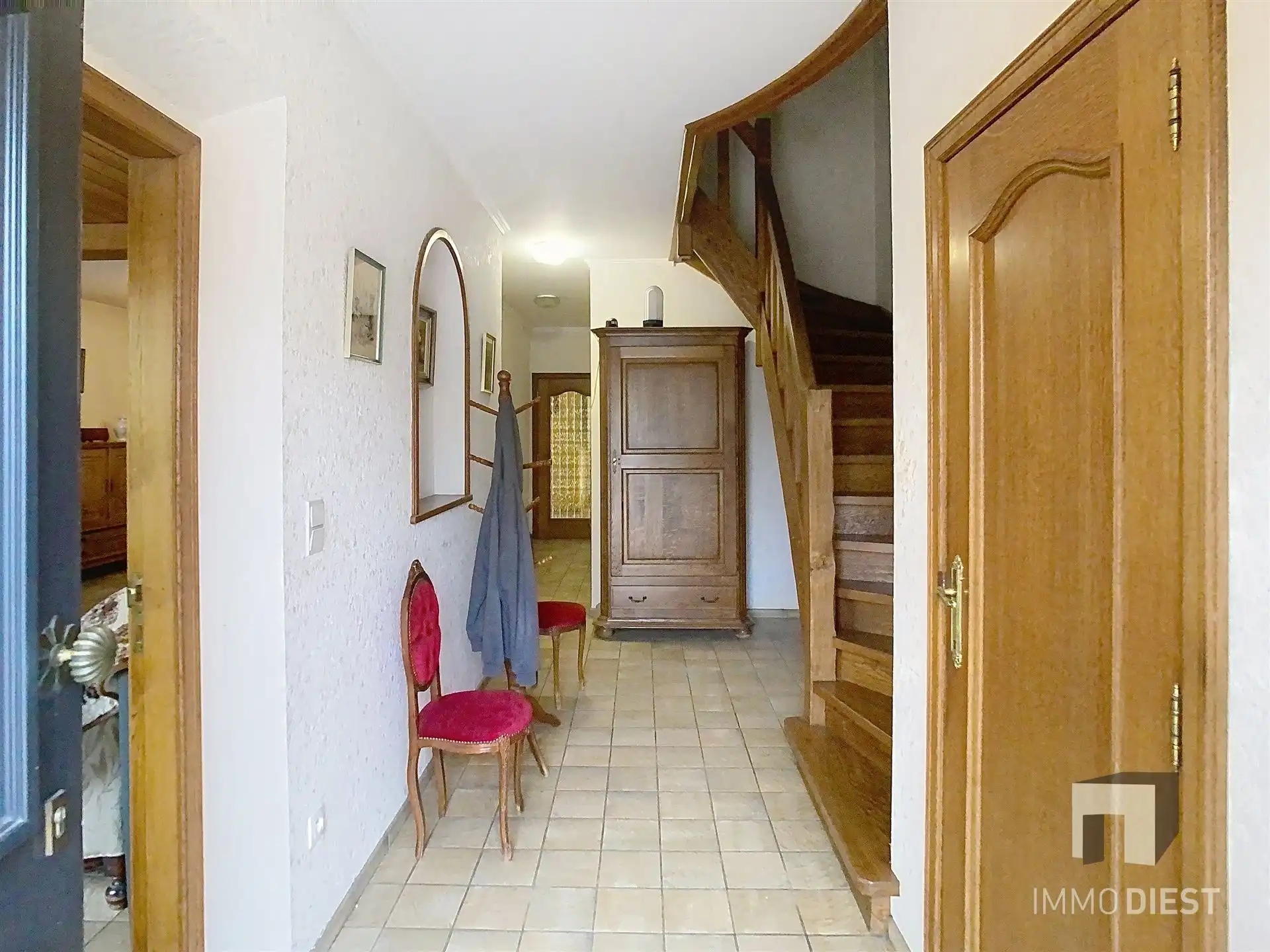 Stevige stadswoning met 4 slaapkamers in centrum Halen  foto 3