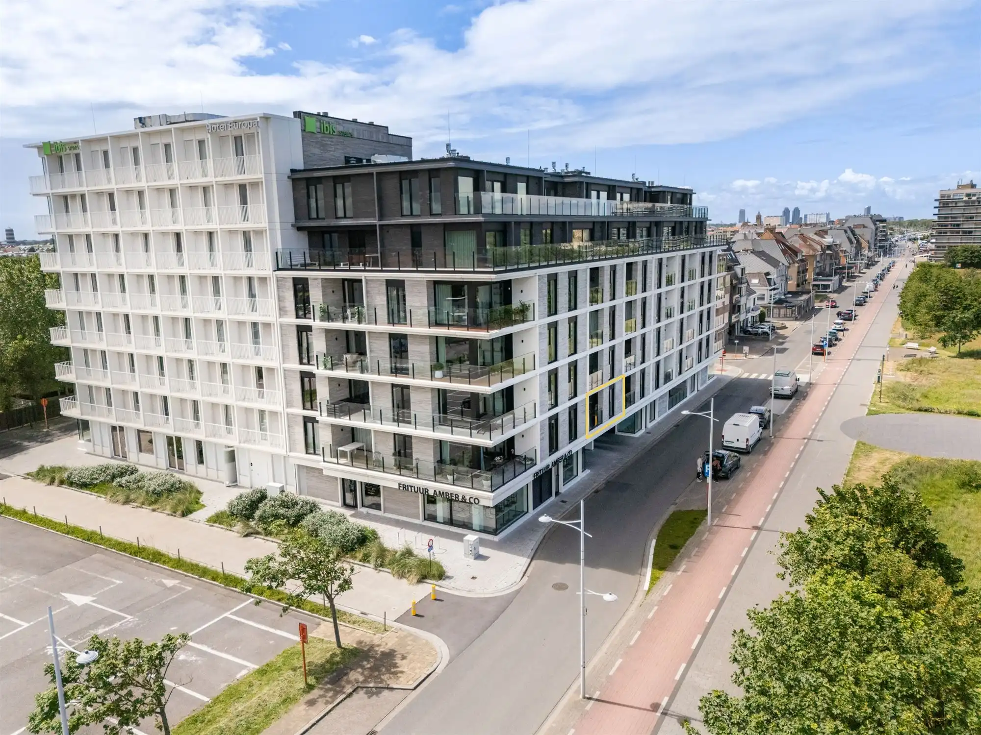 Luxueus (quasi nieuw) appartement vlakbij het strand!  foto 28