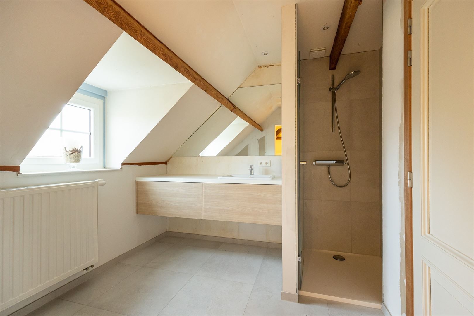 Een herenhuis met grandeur en een tuin om van te dromen foto 42