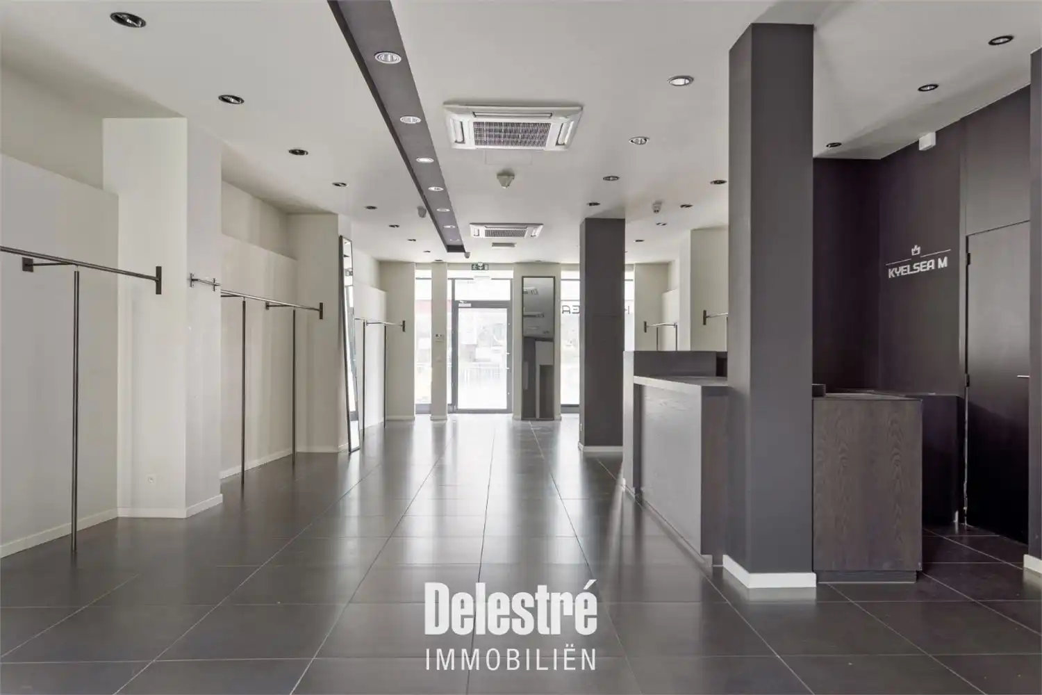 MODERN INSTAPKLAAR COMMERCIEEL GELIJKVLOERS BEVERSTRAAT foto 5