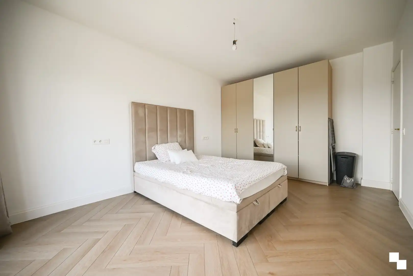 Volledig gerenoveerd appartement met drie slaapkamers te centrum Izegem foto 22