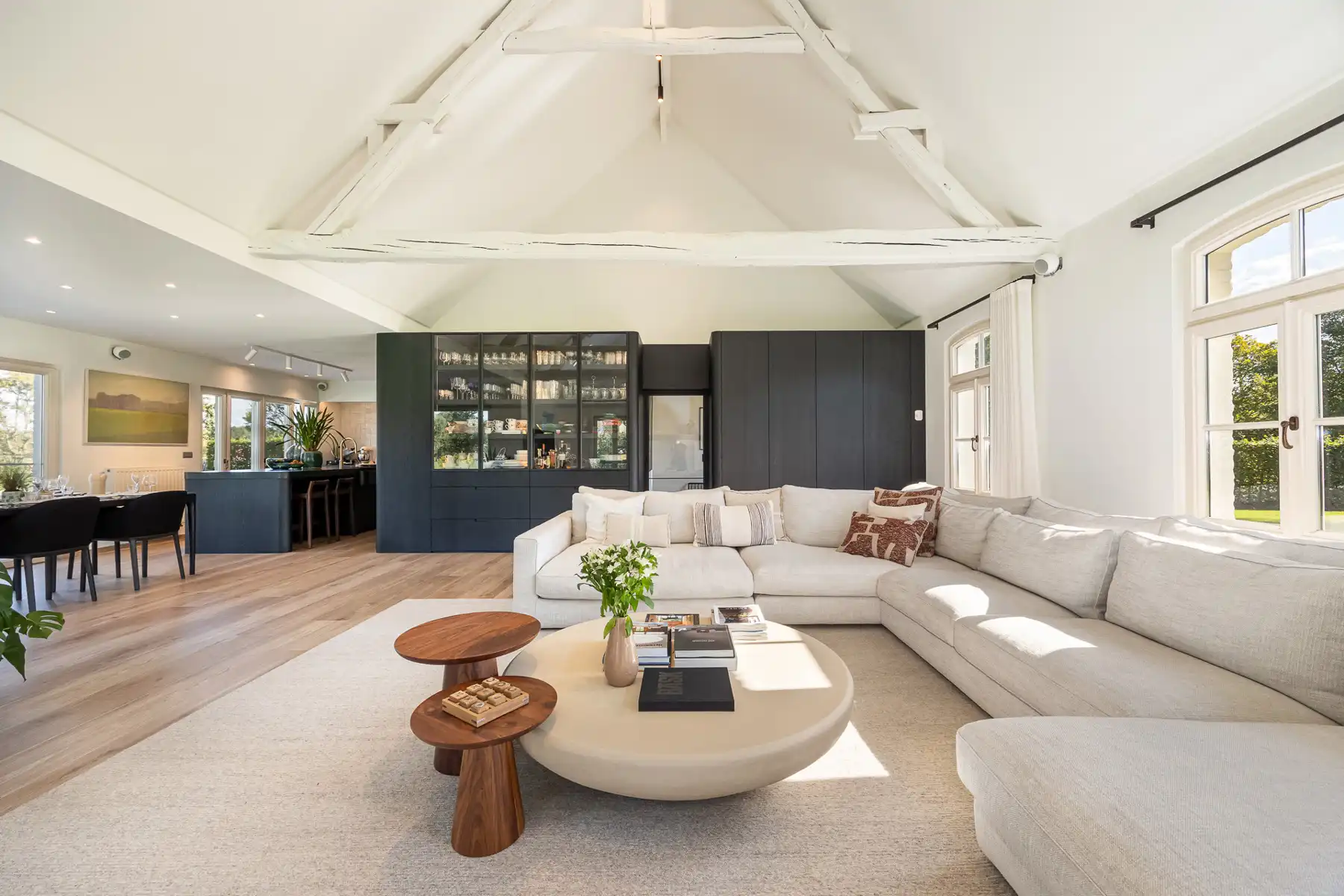 Uitzonderlijk gerenoveerde hoeve op ca. 7480 m² foto 7