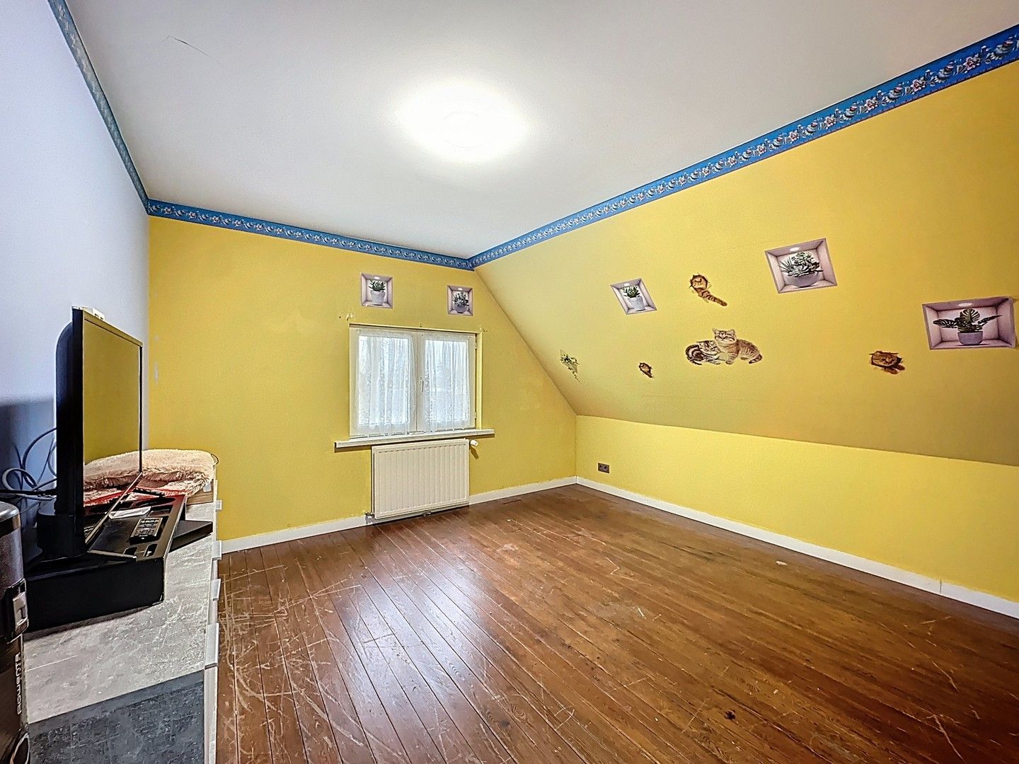 Gerenoveerde woning met grote tuin. foto 7