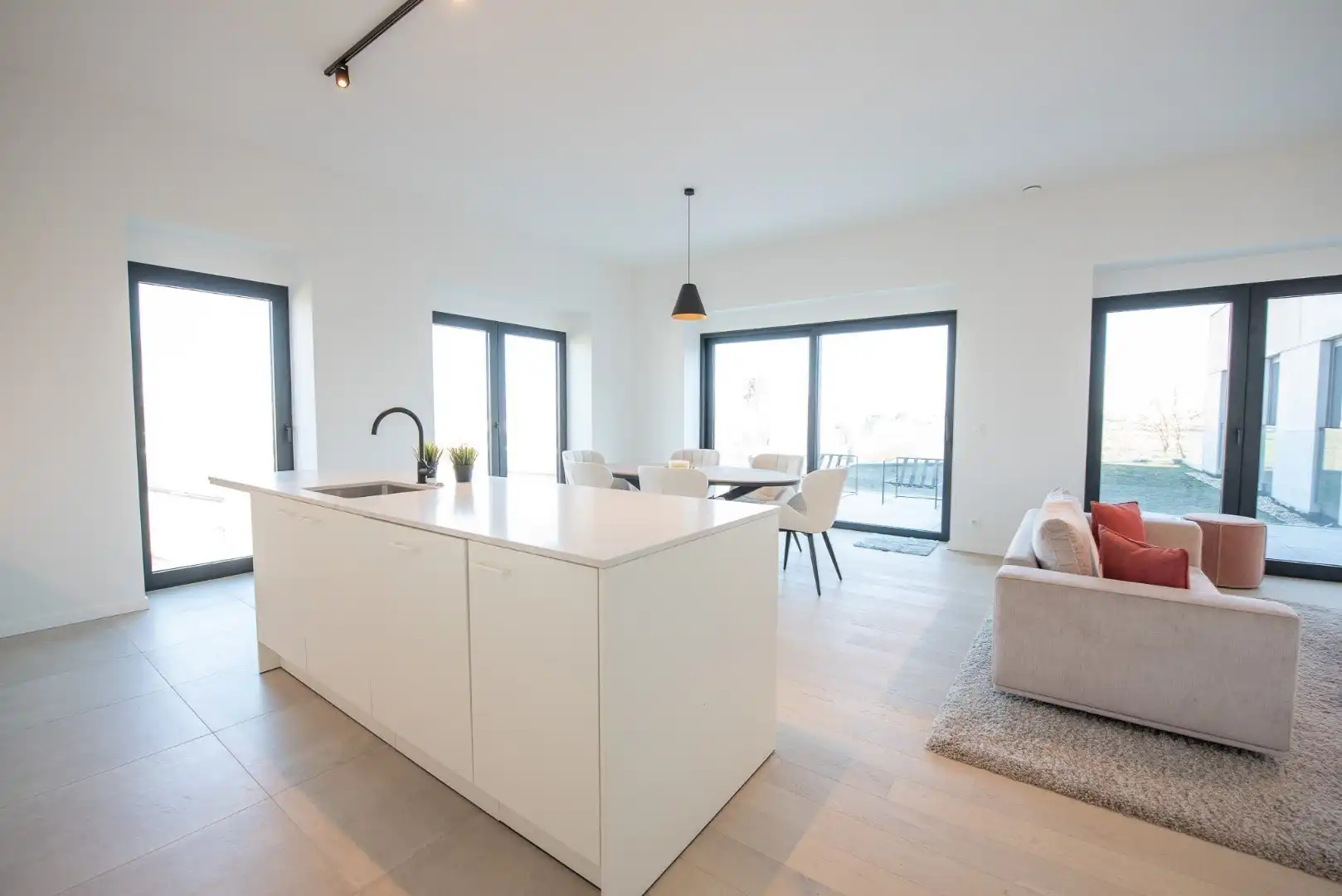 🎉 OPENDEUR zaterdag 13/06 🎉  Iedereen welkom van 09u t.e.m. 10u! Ruime klassevolle penthouse TE KOOP in Waregem - 6% btw gunsttarief mogelijk! foto 5
