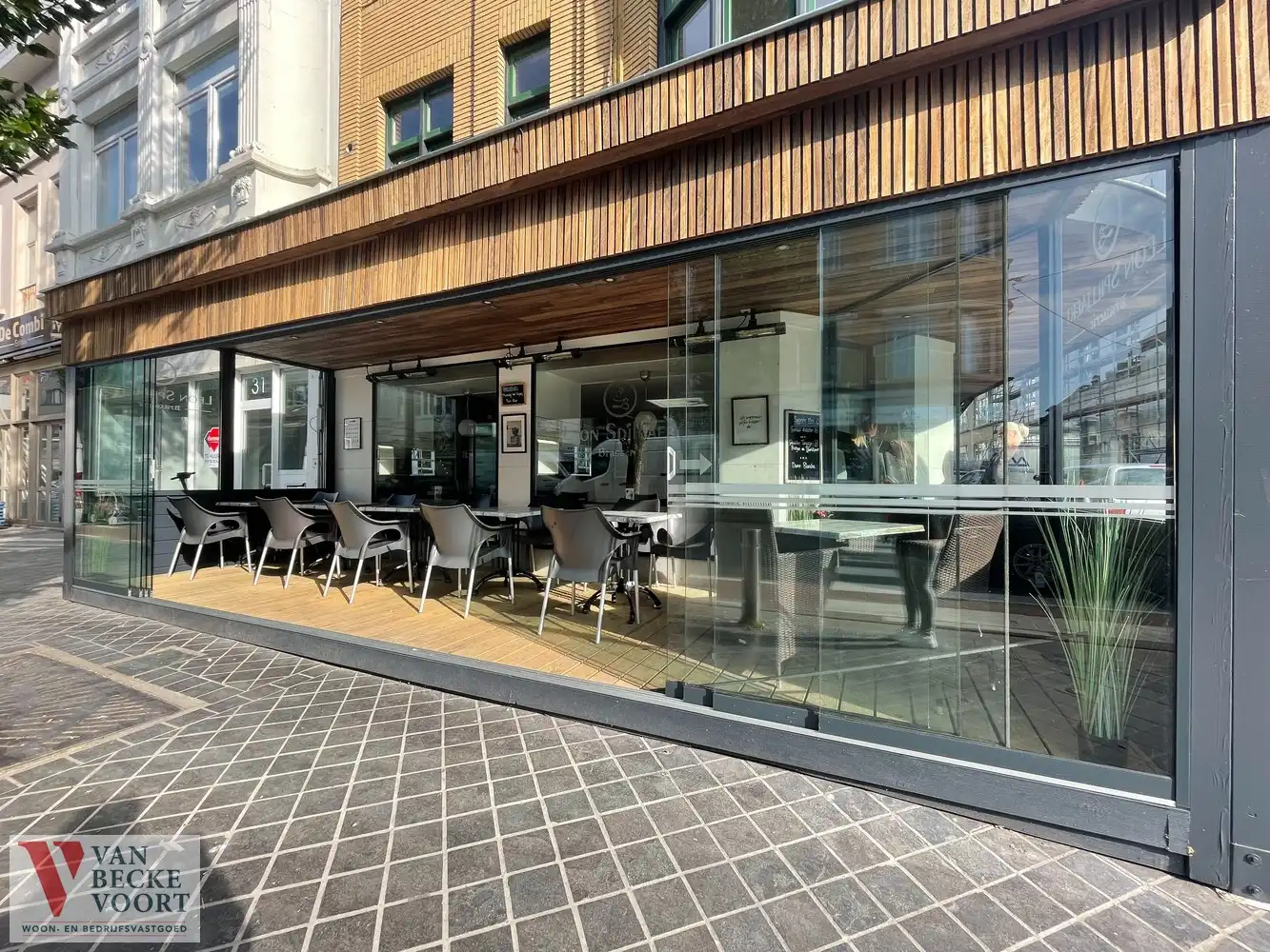 Brasserie "Leon Spilliaert" met nieuw overdekt terras foto 3