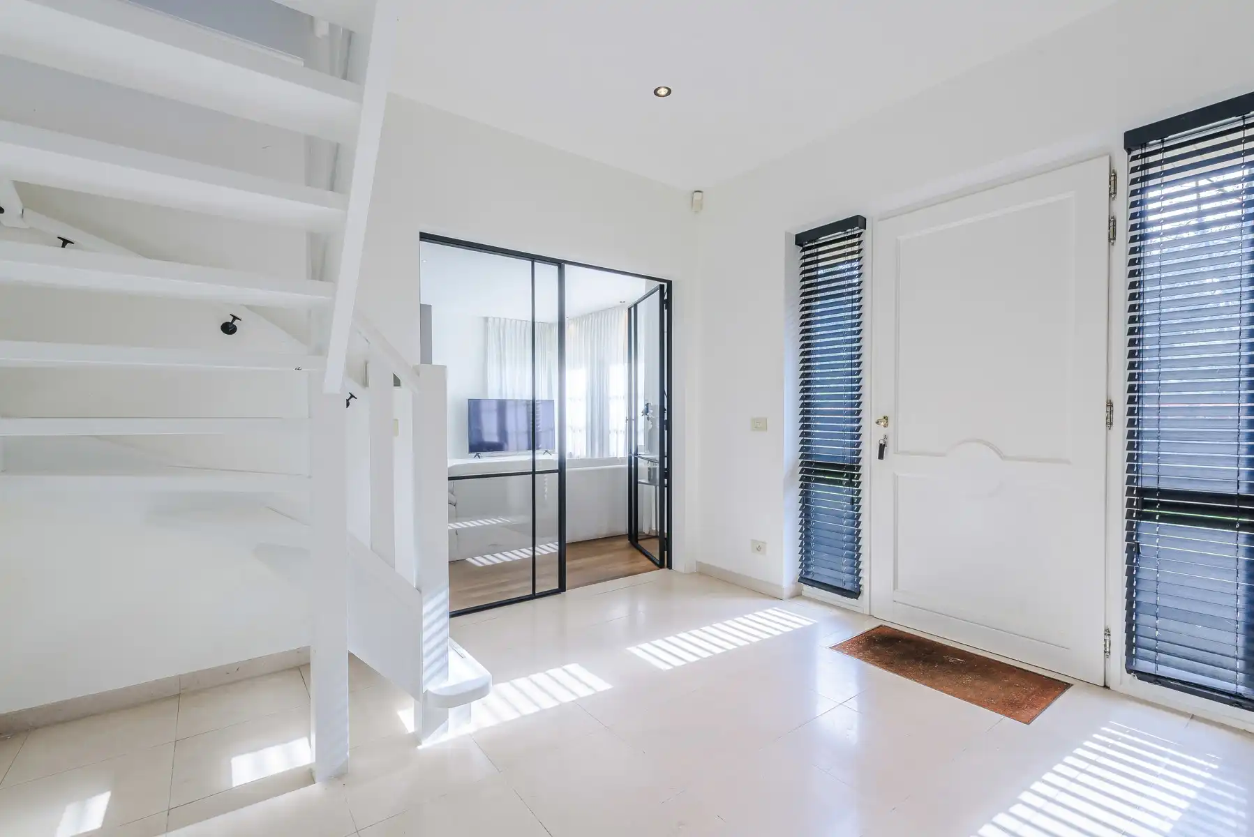 Grotendeels gerenoveerde villa in “De Lint” foto 3