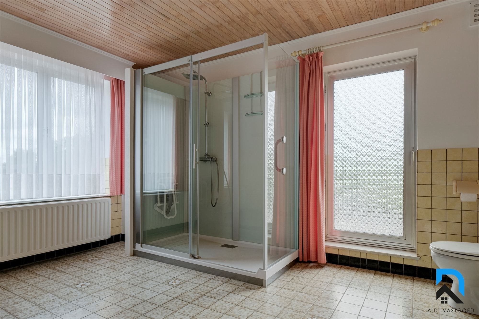 Ruime woning met 4 slaapkamers in het groen foto 25