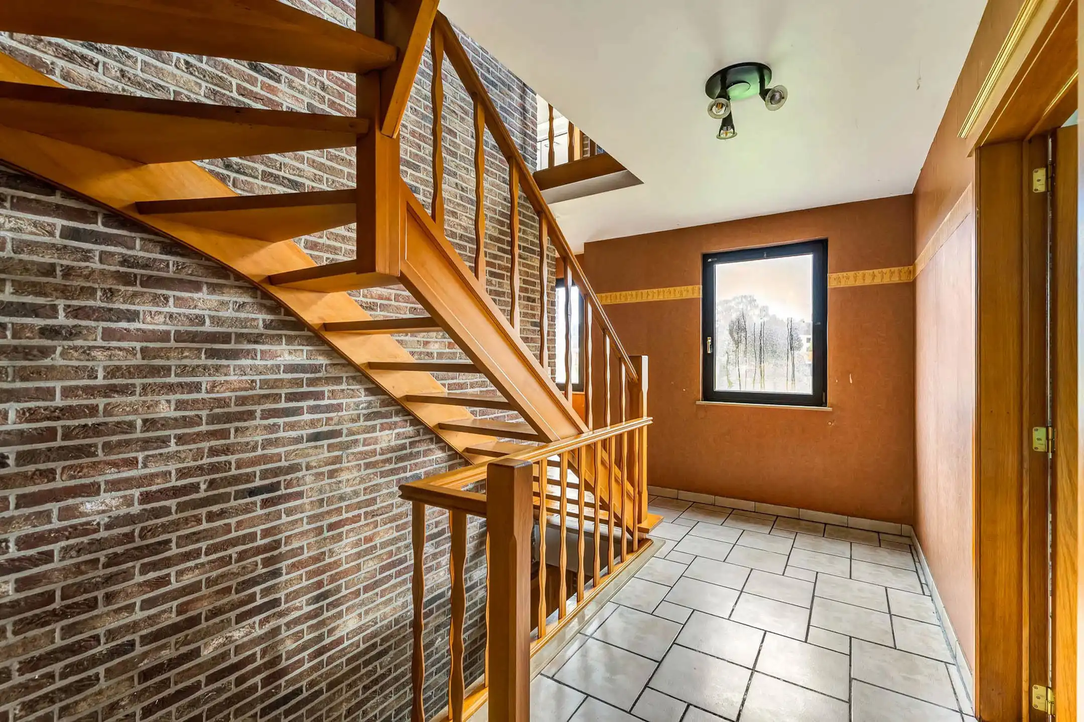 Ruime woonst met dubbele garage en veel mogelijkheden foto 14