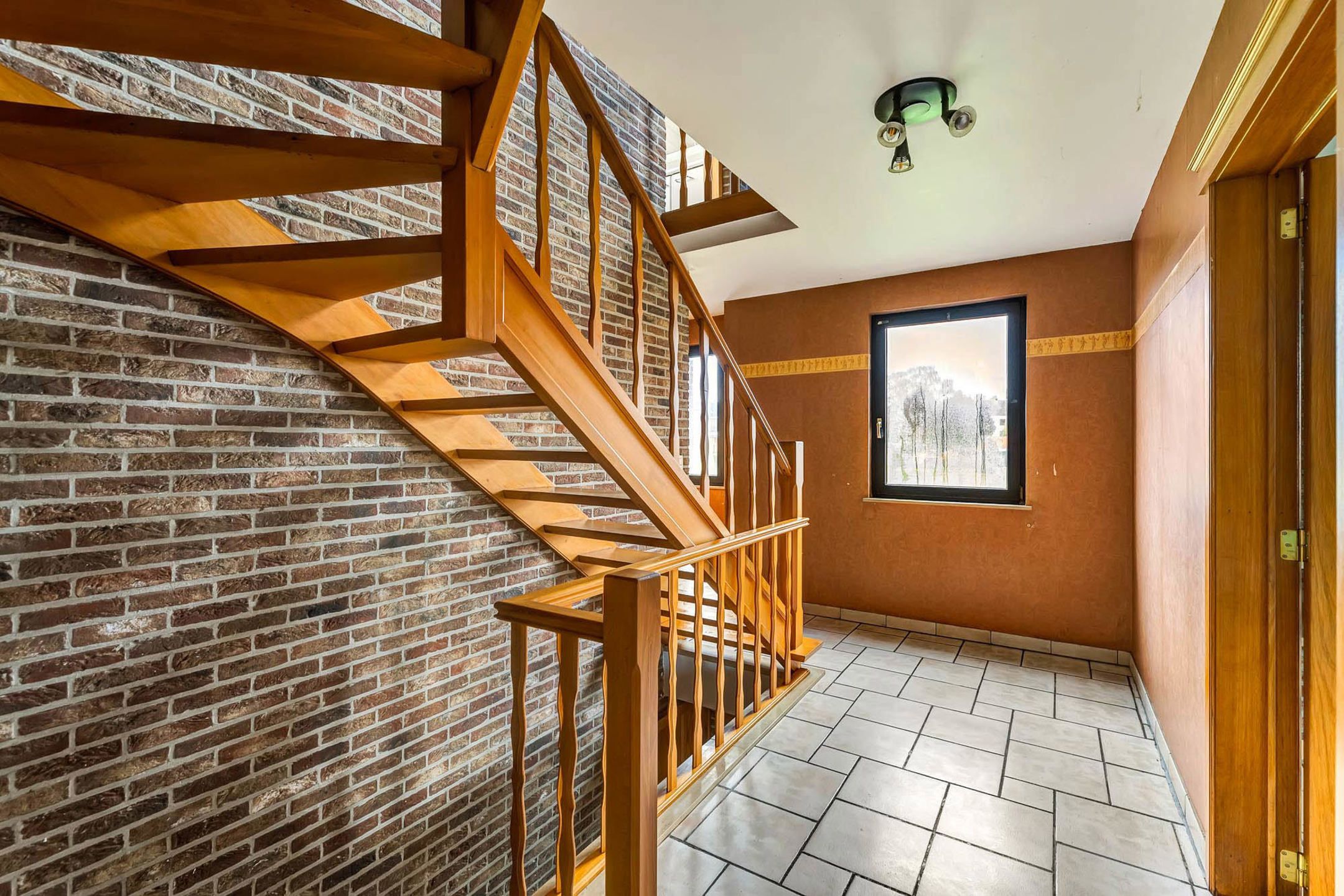 Ruime woonst met dubbele garage en veel mogelijkheden foto 14