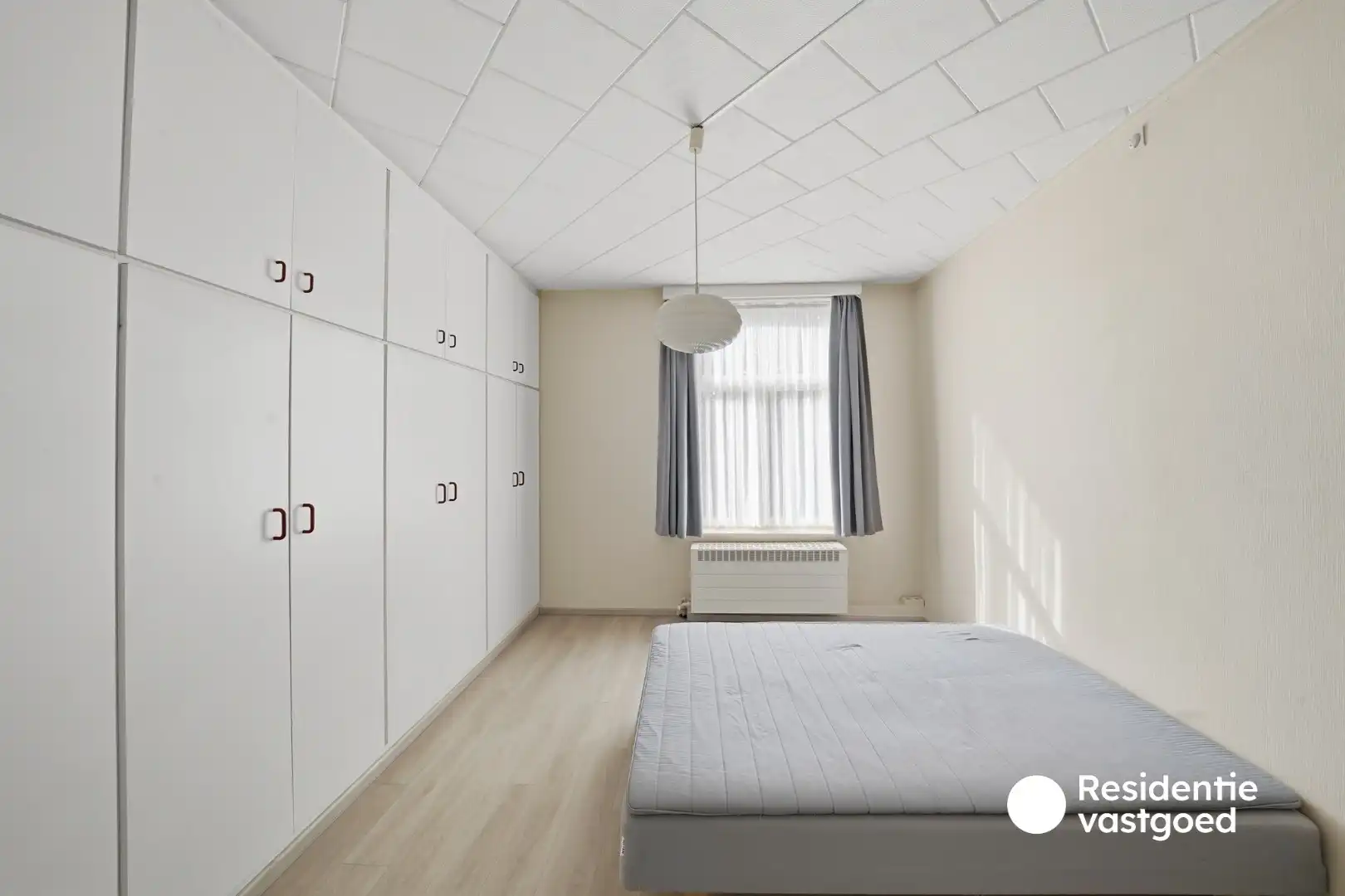 Ruime gezinswoning met 4 slaapkamers, tuin en zonnepanelen in Zandvoorde foto 14