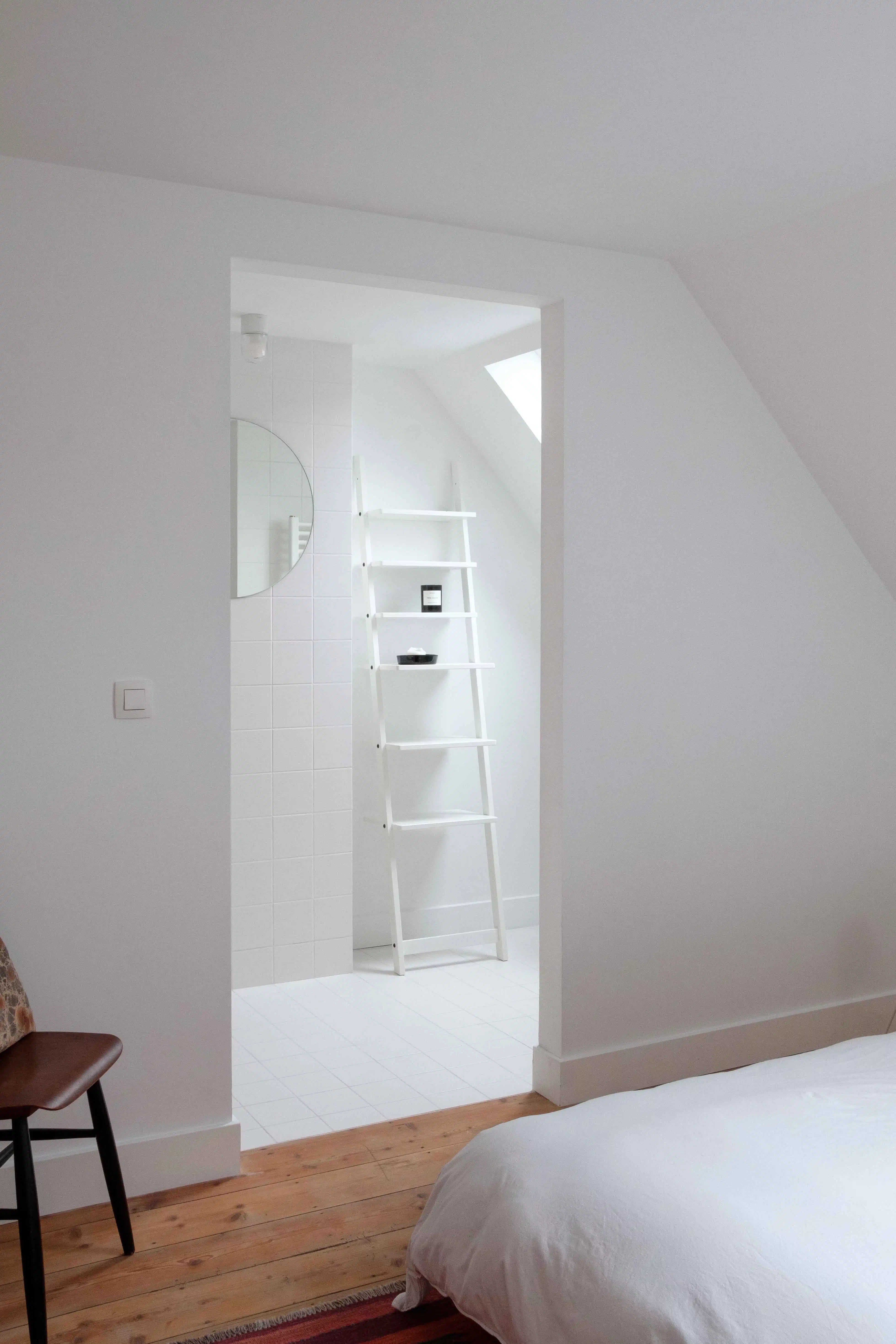 Woning met uitzonderlijke vormgeving van ontwerpbureau _Voud foto 18