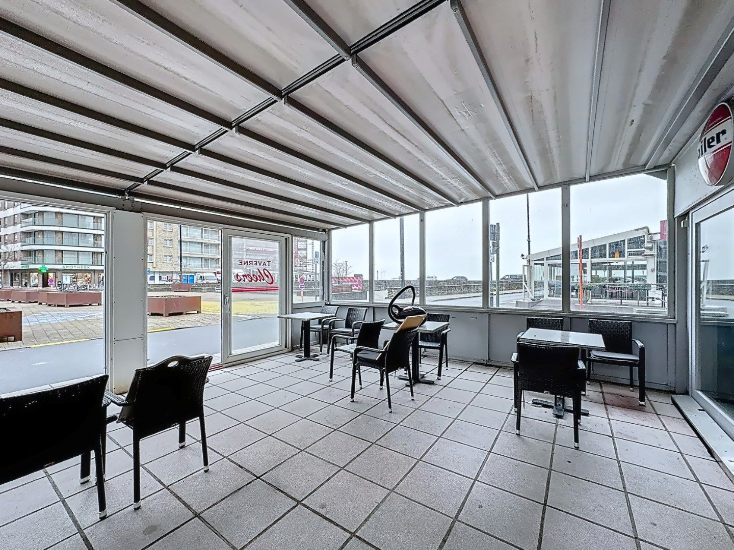 Uiterst gunstig gelegen horecazaak/handelspand foto 14