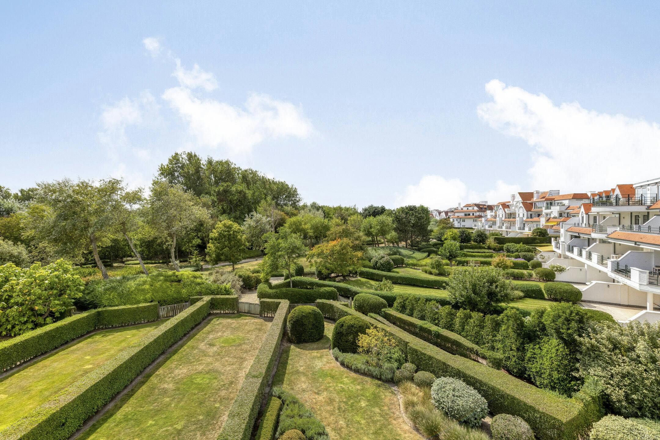 Gerenoveerd hoekappartement te koop in Knokke-Zoute foto 4