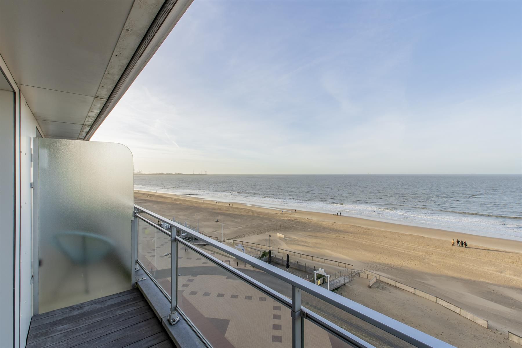 Appartement met frontaal zeezicht te Knokke foto 13