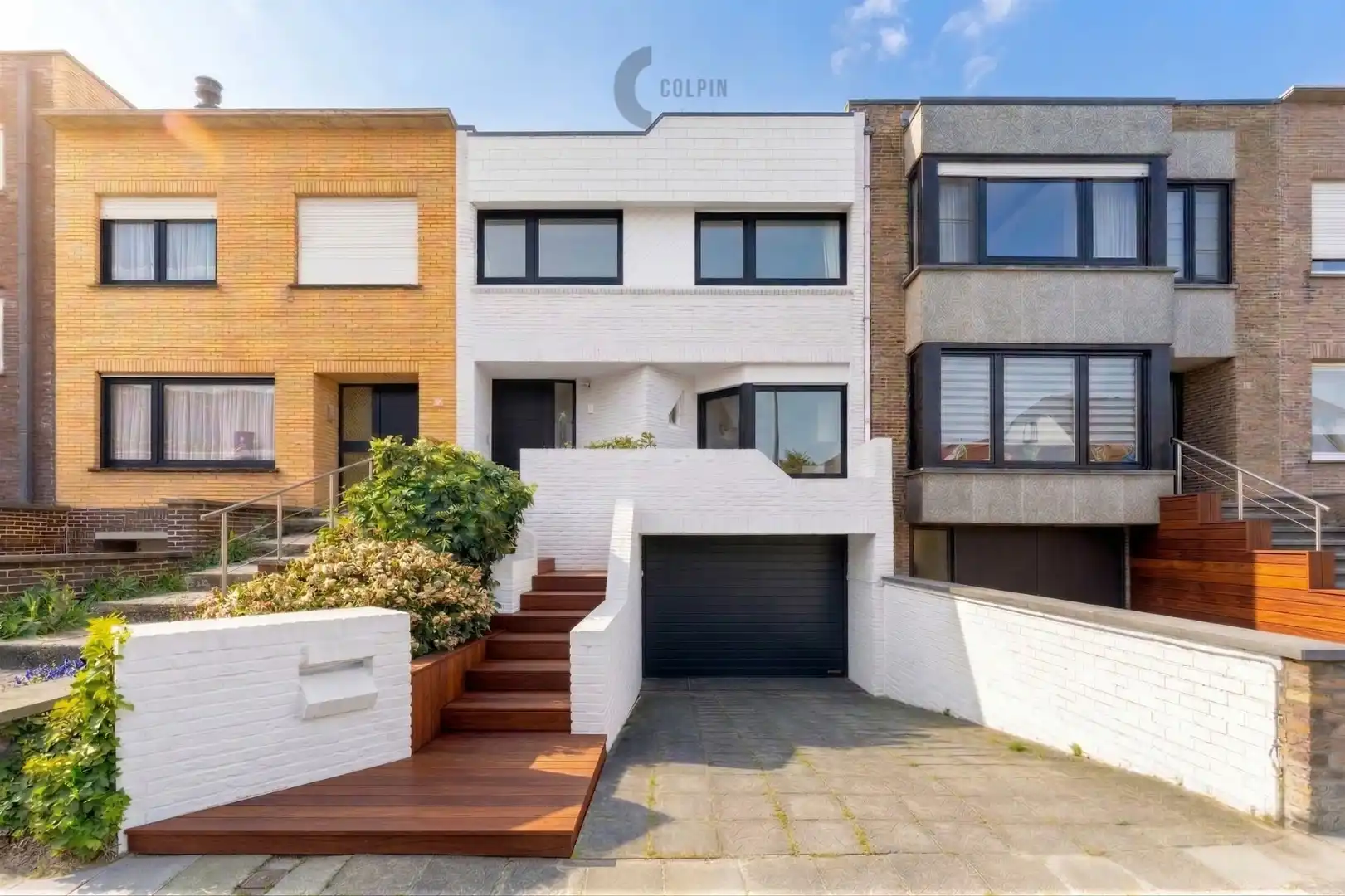 Charmante bel-étage woning nabij strand en park van Heist & Duinbergen – met renovatiepotentieel en zonnige tuin. foto {{pictureIndex}}
