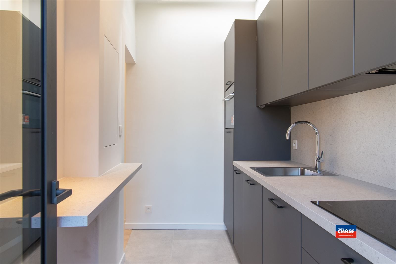Gerenoveerd appartement met één slaapkamer foto 8