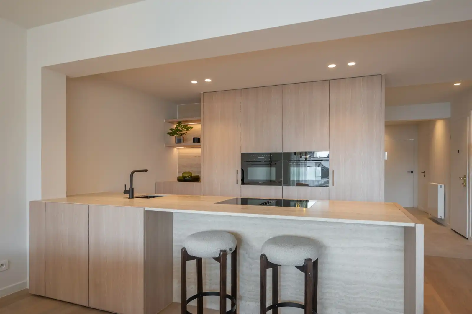 Luxueus 3-slaapkamerappartement met royale gevelbreedte van 6,75 m op de Lippenlsaan. foto 8