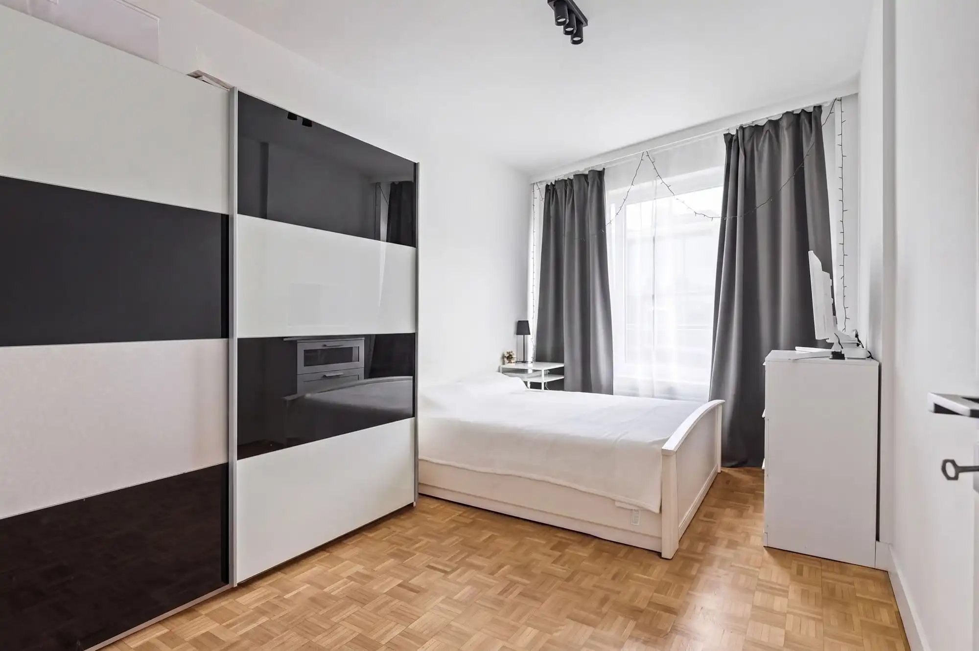 Modern vernieuwd 1-slpk appartement met frisse uitstraling foto 7