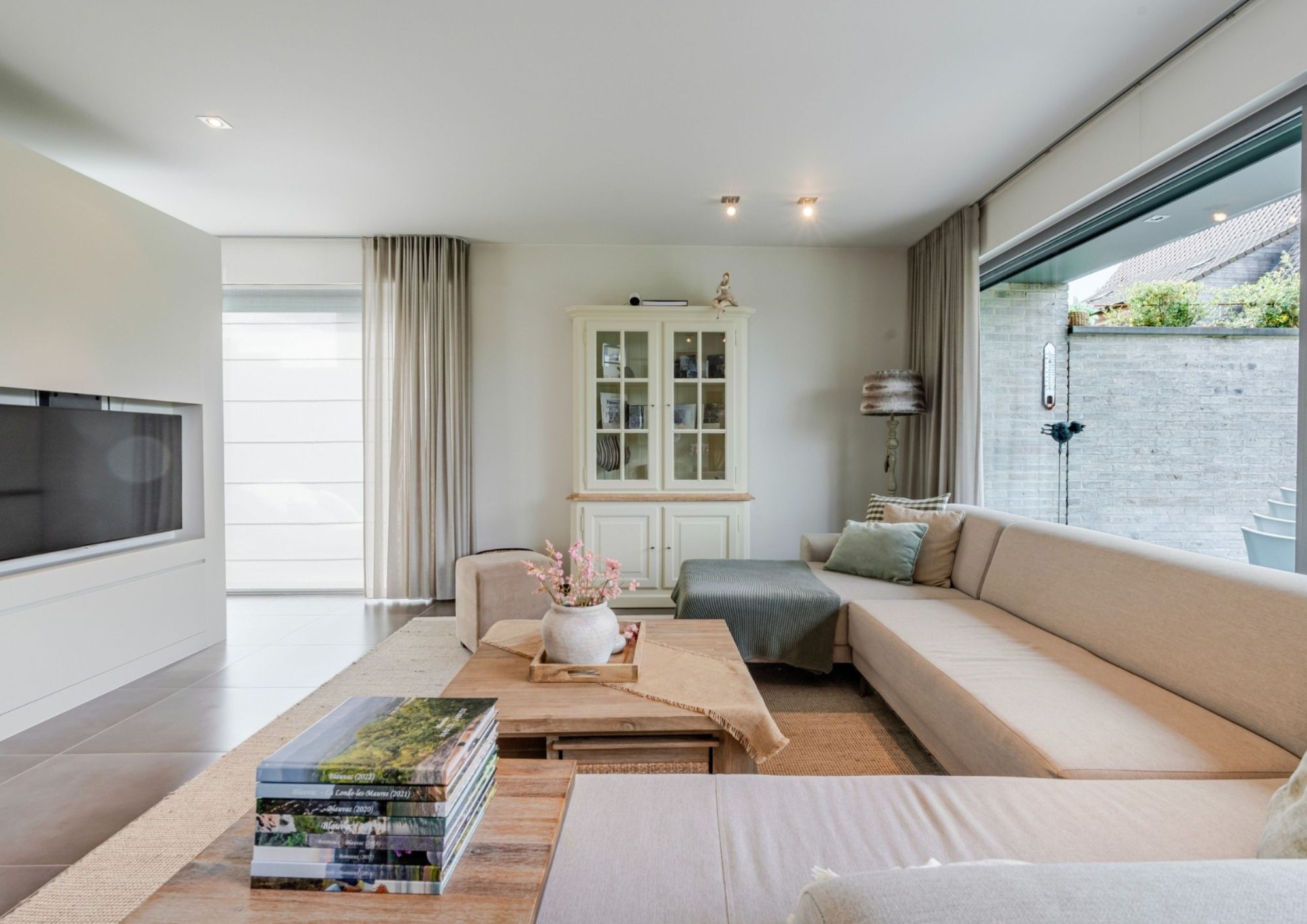 BEZOEKMOMENT ZATERDAG 30/08 VAN 11U TOT 13U | Eigentijdse high end villa met tuin, ruim terras & dubbele garage foto 30