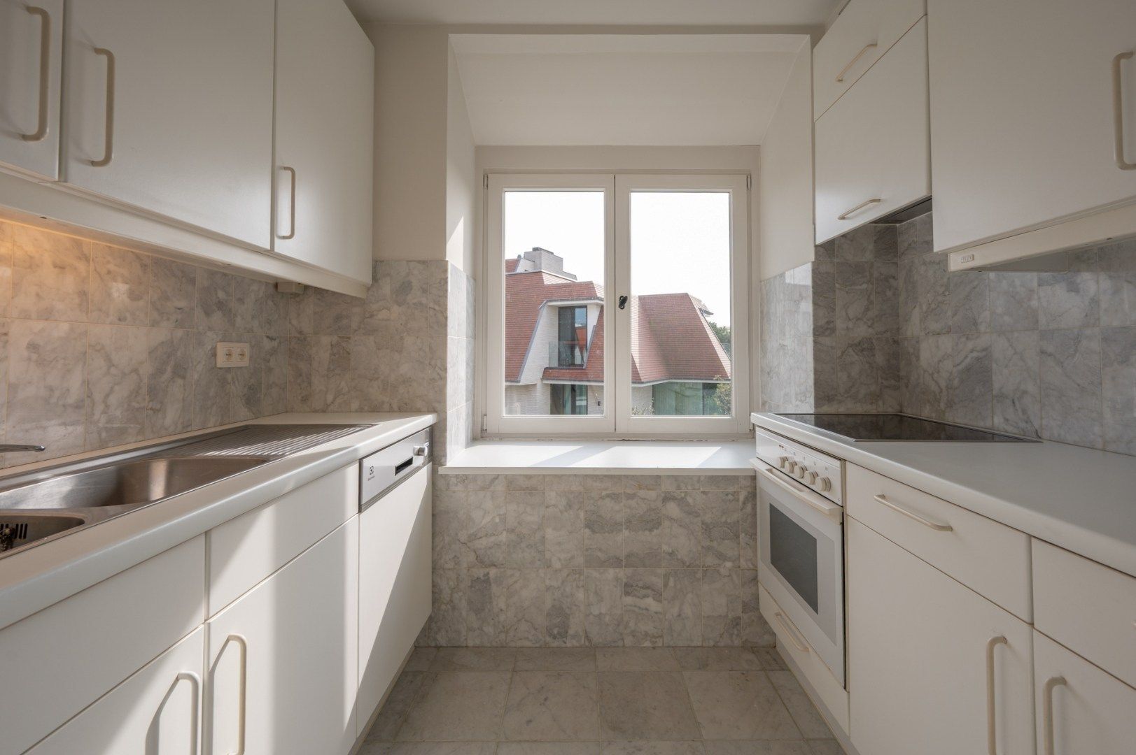 Mooi gemeubeld appartement top gelegen op een boogscheut van de wandeldijk foto 5