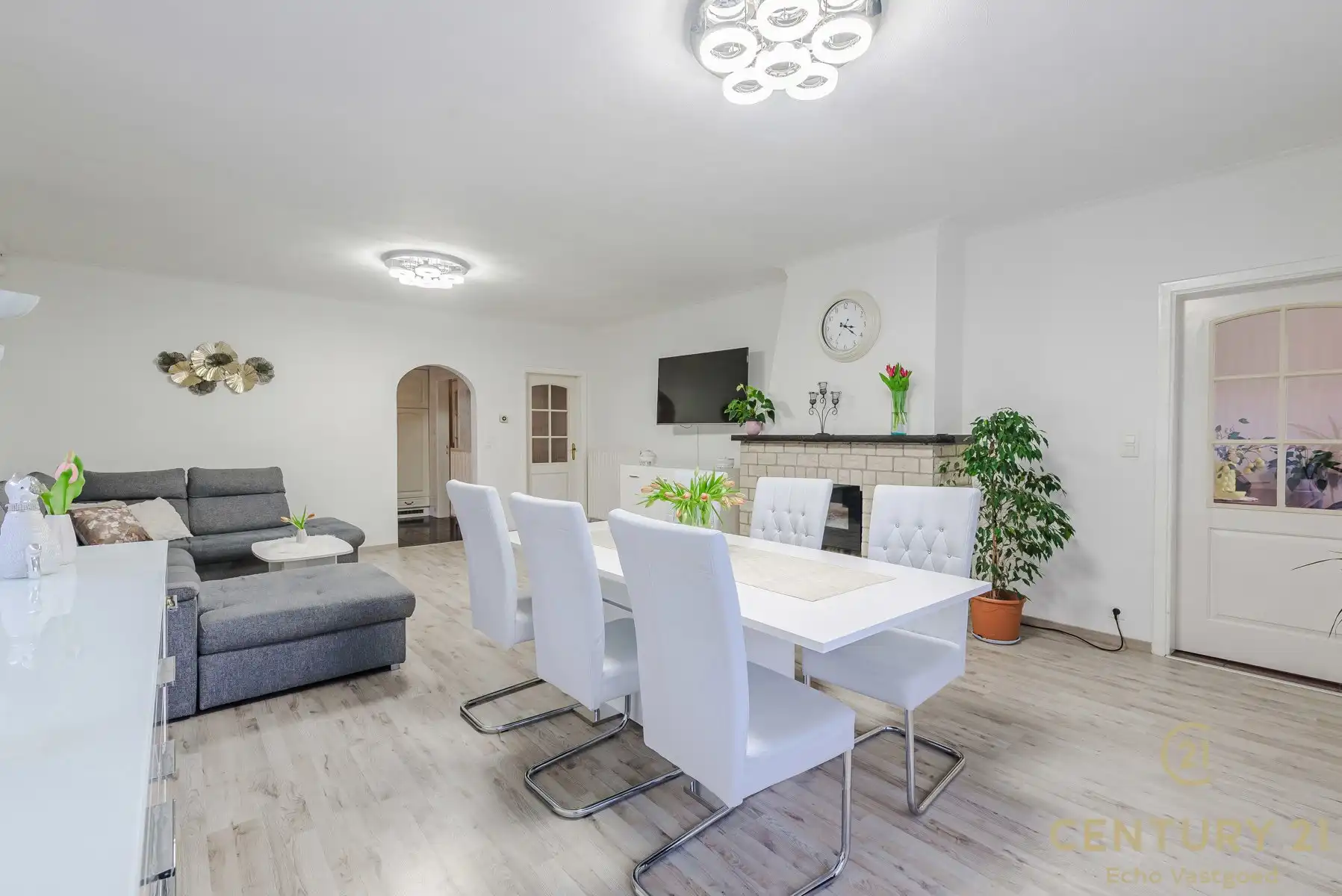 Gerenoveerde vrijstaande villa met verwarmd zwembad foto 5