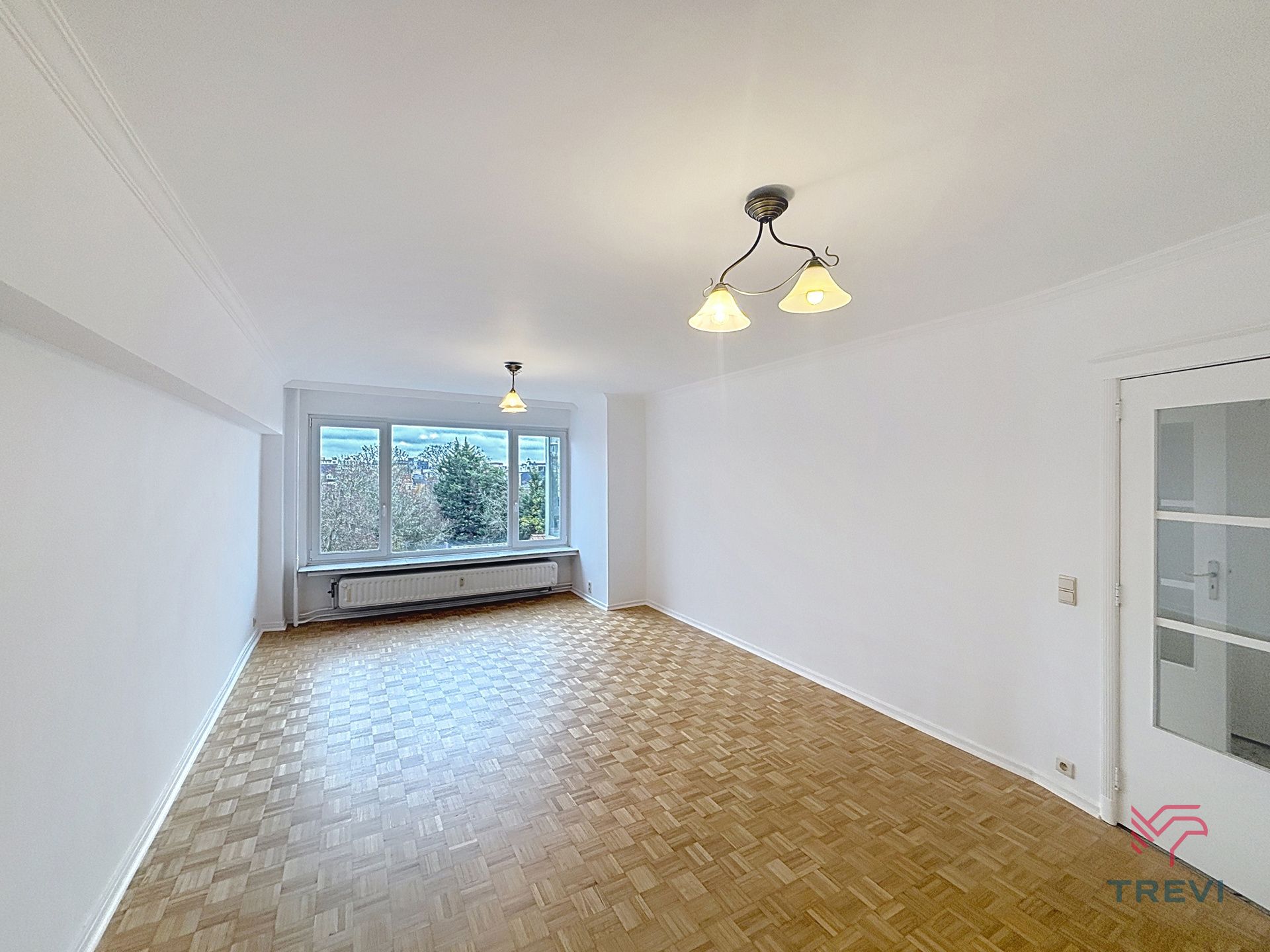 CINQUANTENAIRE – VOLLEDIG GERENOVEERD 2-SLAAPKAMERAPPARTEMENT foto 2