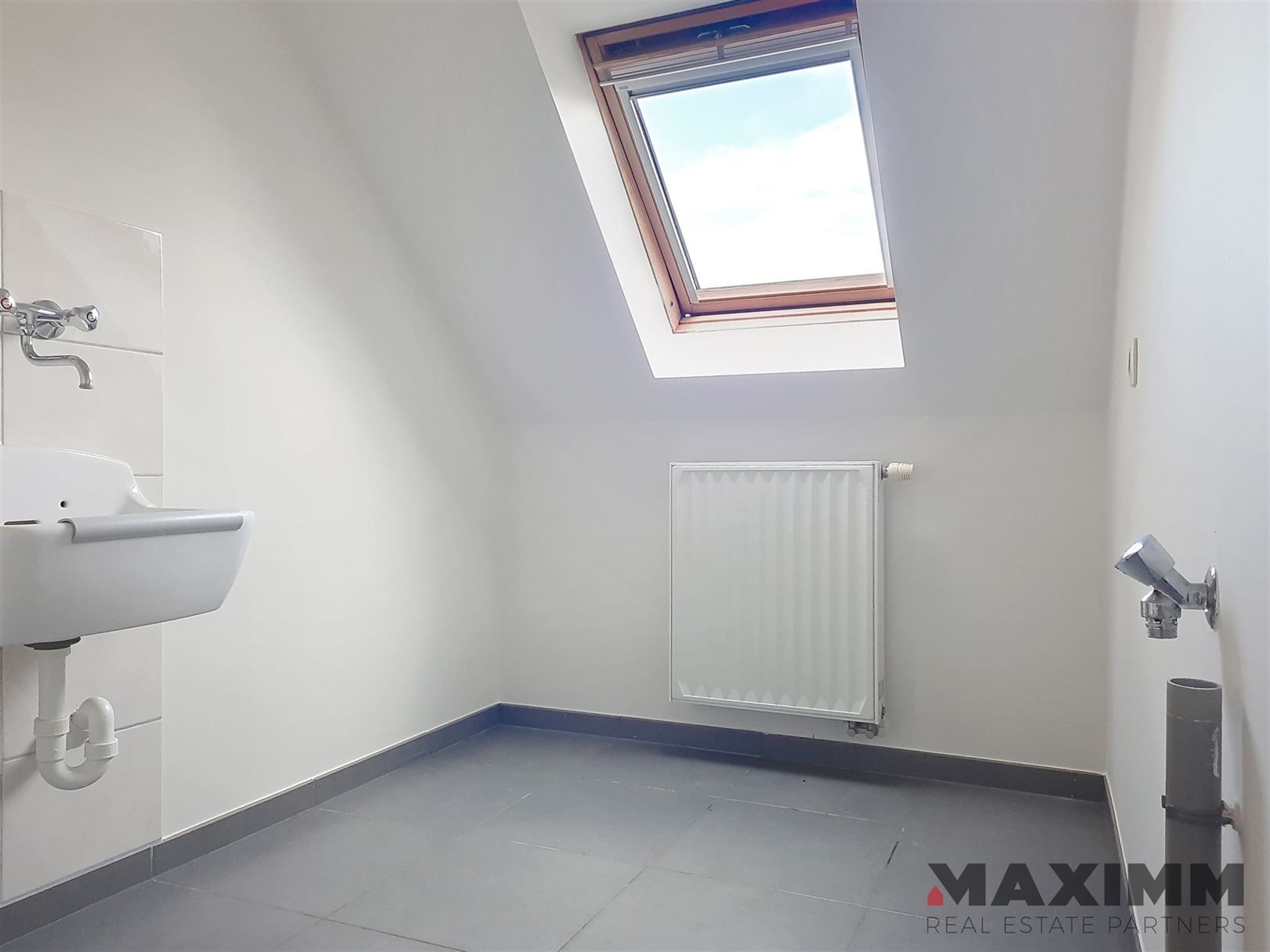 duplex woonst, 110m², terras voor- en achterzijde, garagebox en berging. foto 13