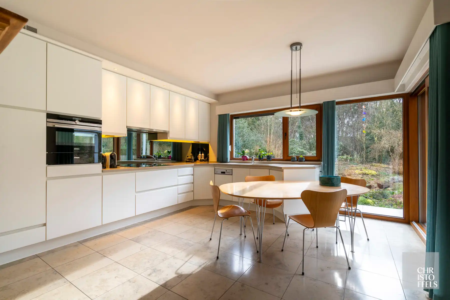 Villa van 496 m² met kantoren op een uniek perceel van 2.400 m²! foto 4