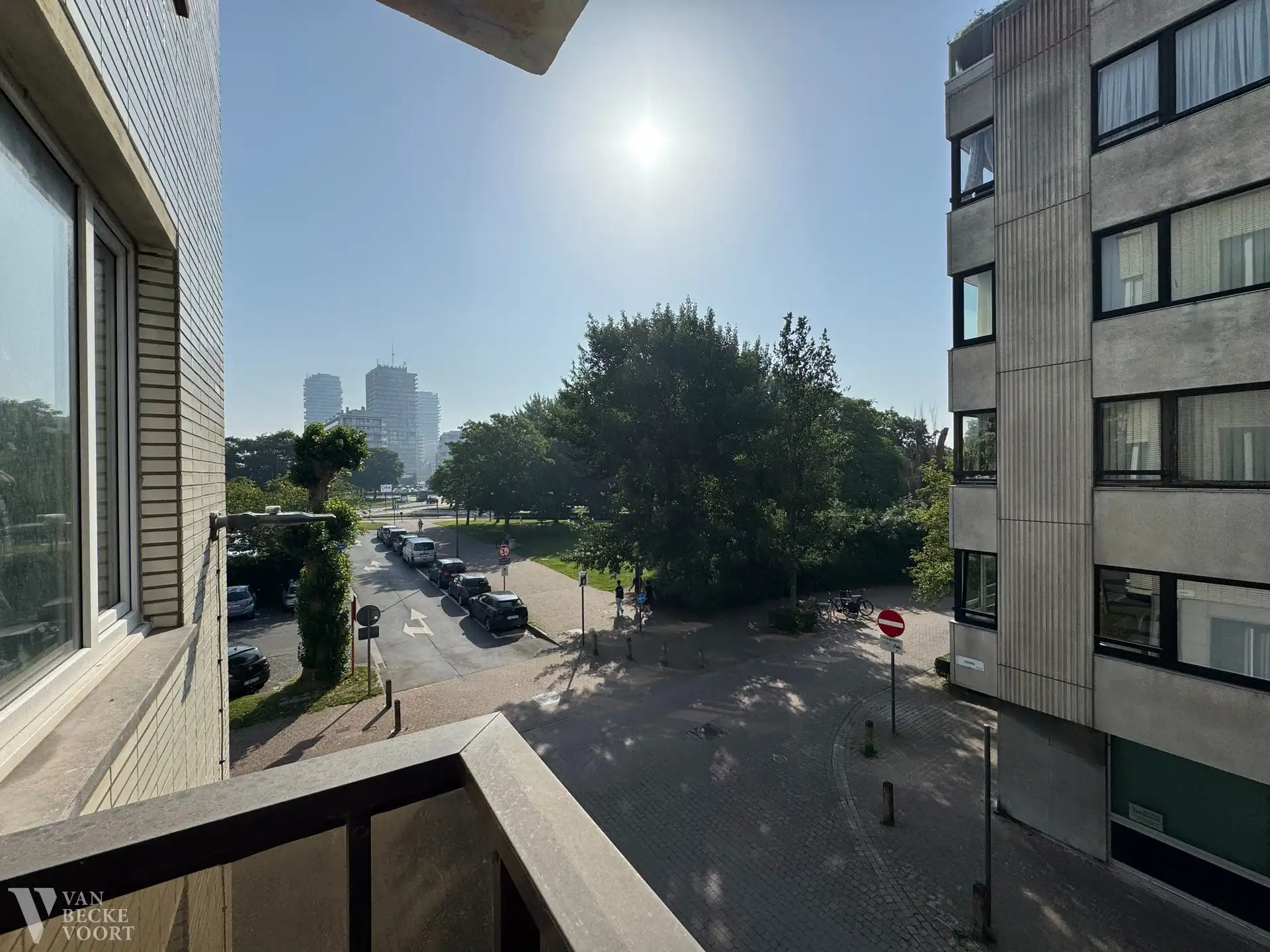 Lichtrijk appartement met uitzicht op het groen & nabij centrum foto 30