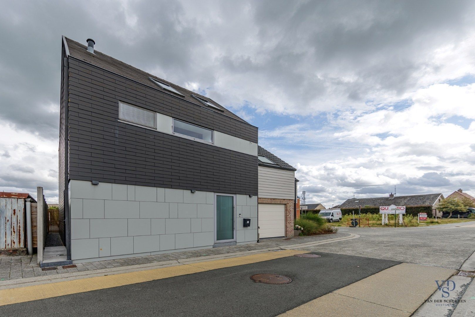 Moderne, energiezuinige (EPC label A) vernieuwbouw foto 2