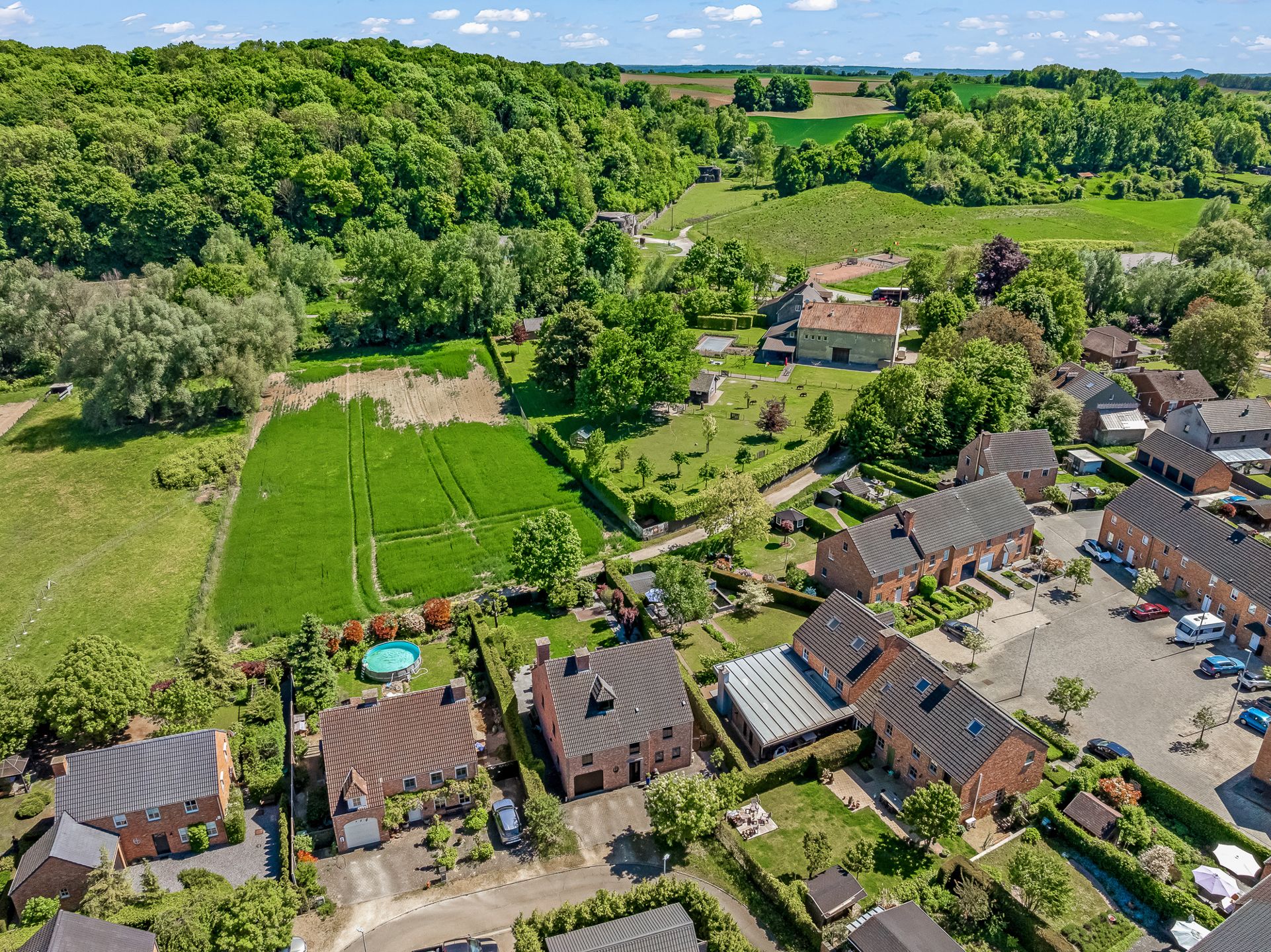 Instapklare woning met tuingerichte aanbouw foto 48