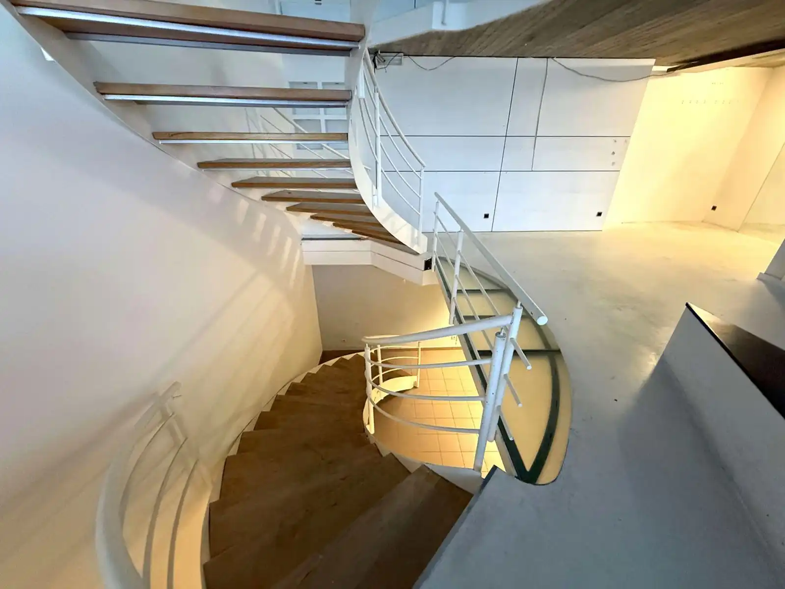 Handelsgelijkvloers tussen Bondgenotenlaan en Diestsestraat foto 8