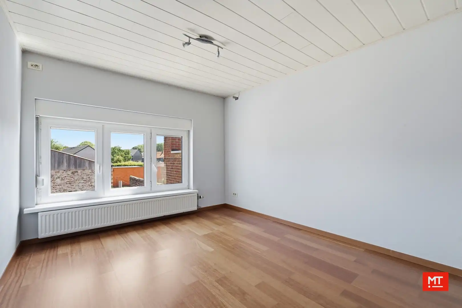 Ruime, instapklare woning met loods in het centrum van Wervik foto 25