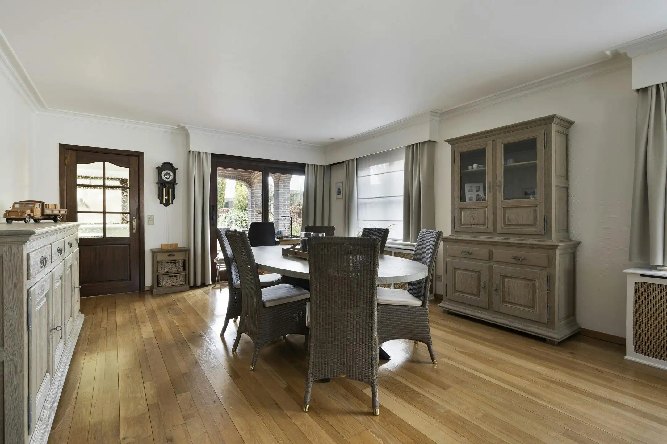 Verzorgde goed gelegen bungalow met grote garage en zolder foto 5