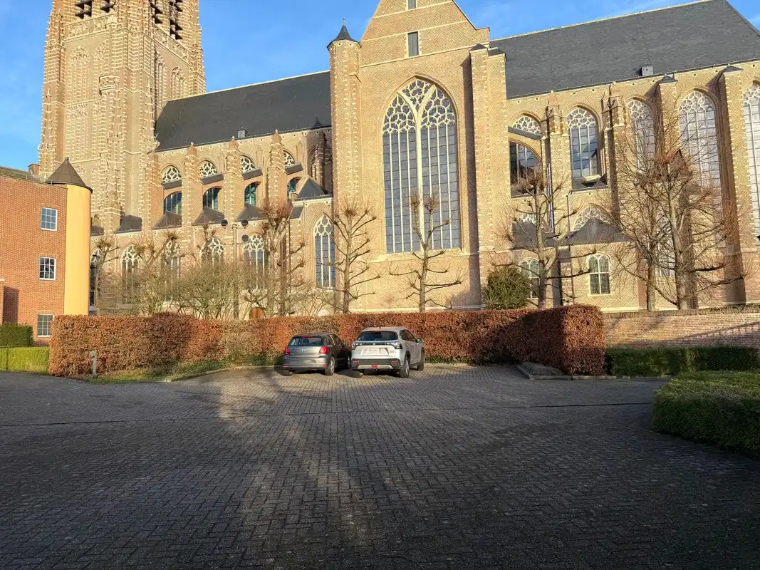 Instapklaar triplexappartement met 3 slaapkamers, 2 badkamers, garage + P in hartje Hoogstraten. foto 5