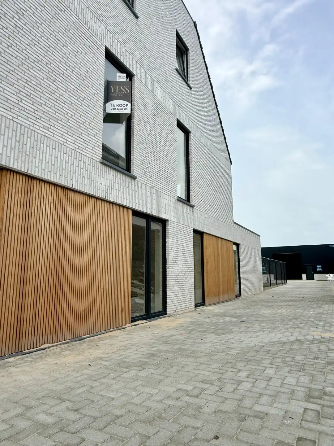 Lichtrijk duplex appartement met 3 slaapkamers + 2 parkings foto 2