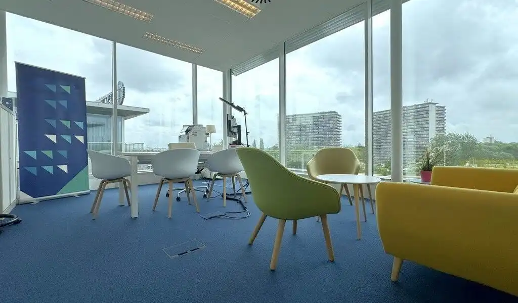 Instapklare kantoren te huur in Antwerp Ring Center foto 3
