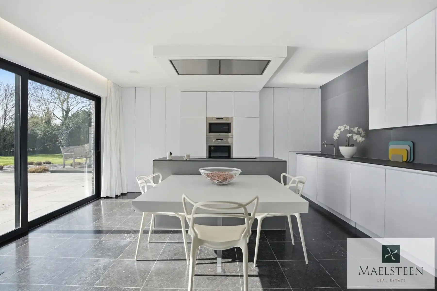 Villa met binnenzwembad op 2.045 m² Sint-Idesbald (Koksijde) foto 3